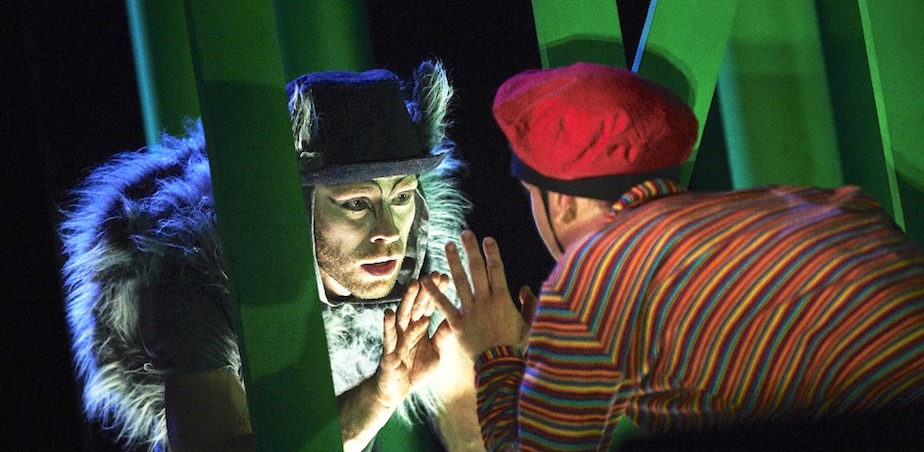 Mateusz Szczerek and Ivonne Kalter in CoisCéim Dance Theatre's THE WOLF AND PETER by David Bolger - Photo Ros Kavanagh